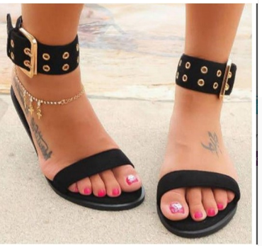 Sexy Flat Heel Rivet Sandals