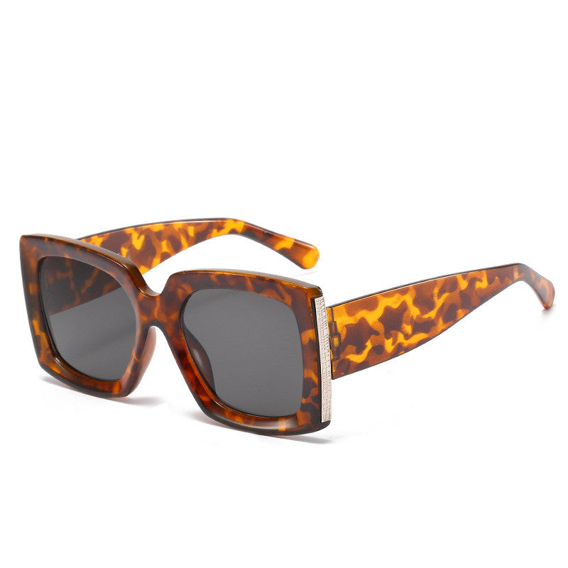 Trendy Large Frame Sunglasses